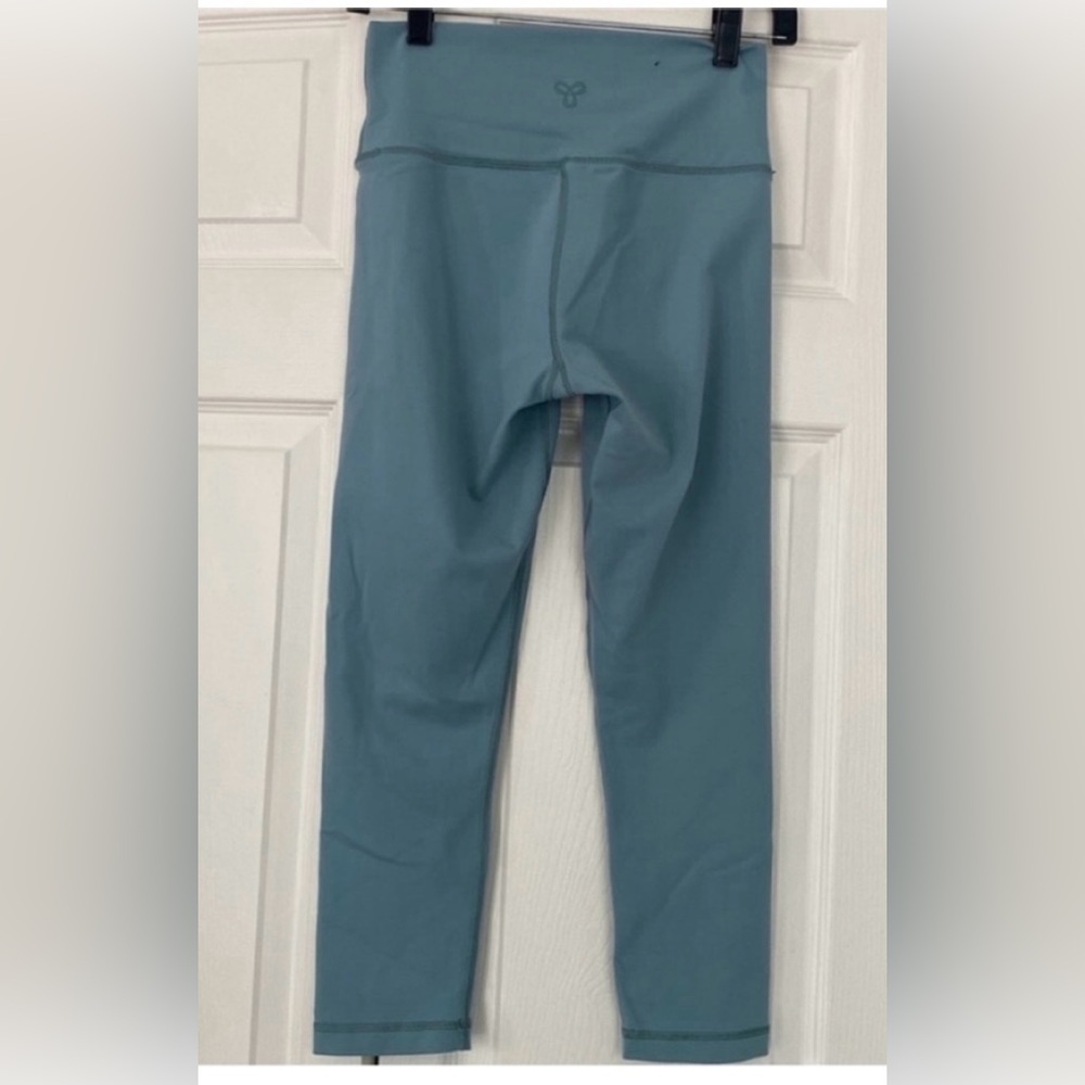 ARITZIA Tna Leggings Crop 21” inseam Blue size Medium. - Picture 2 of 10